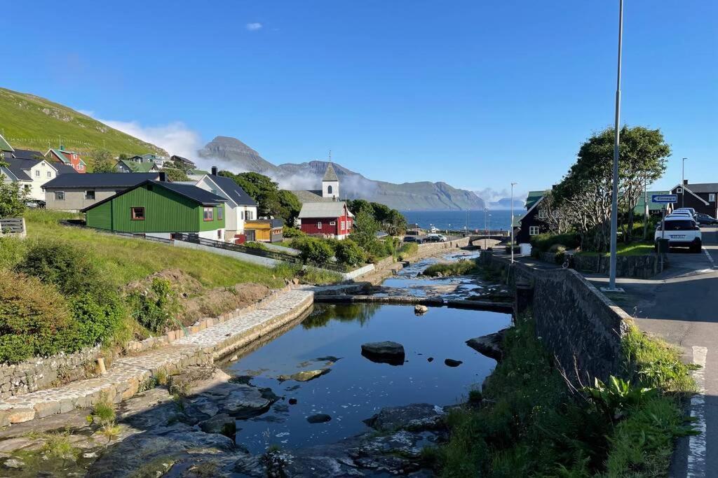 Charming And Authentic Heritage Retreat In Kvivik - Right Next To The River Exterior foto