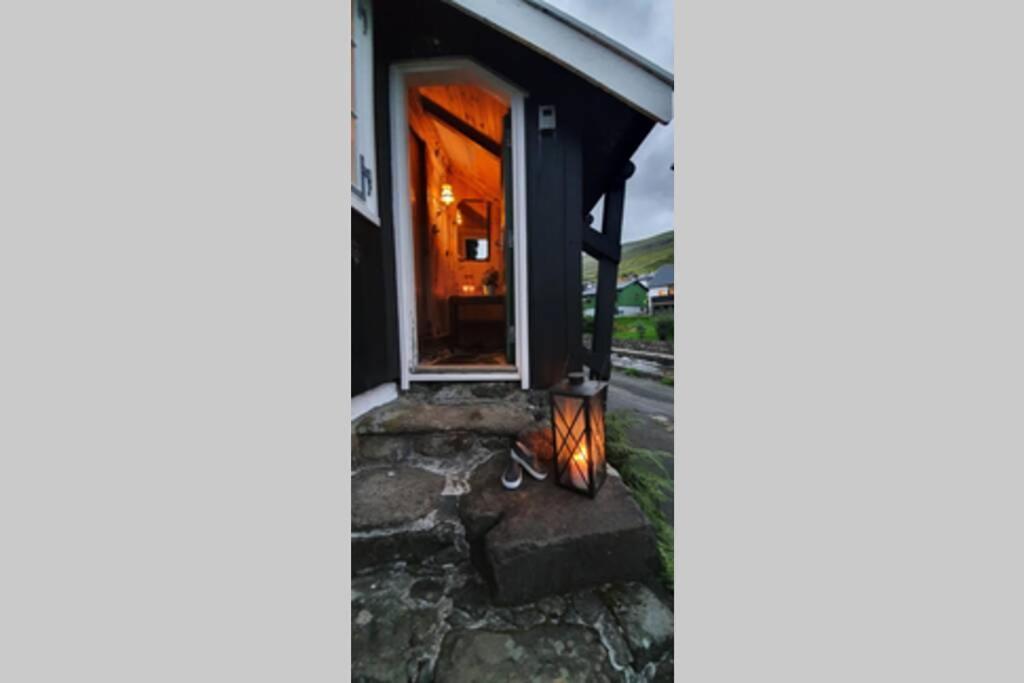 Charming And Authentic Heritage Retreat In Kvivik - Right Next To The River Exterior foto